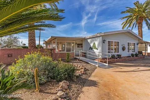 5677 W Circle Z St, Tucson, AZ 85713