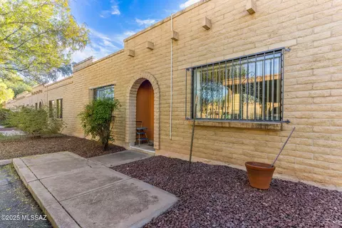 2825 W Jennie Ln, Tucson, AZ 85713