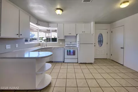 Kitchen - 885 S Post Rd, Benson, AZ 85602 photo 1 of 2