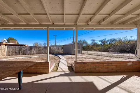 Exterior - 885 S Post Rd, Benson, AZ 85602 photo 4 of 5