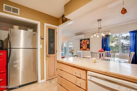 Kitchen - 1007 E Mescal Dr, Sunsites, AZ 85625 photo 5 of 6