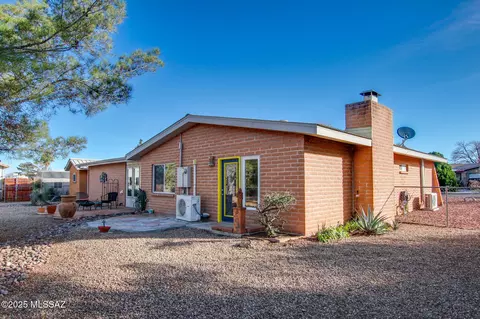 Exterior - 1007 E Mescal Dr, Sunsites, AZ 85625 photo 8 of 15