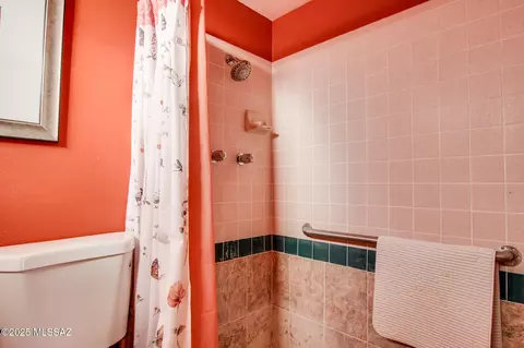 Bath - 1007 E Mescal Dr, Sunsites, AZ 85625 photo 2 of 3