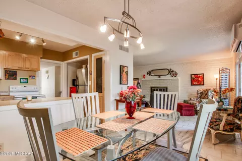 Dining - 1007 E Mescal Dr, Sunsites, AZ 85625 photo 1 of 2