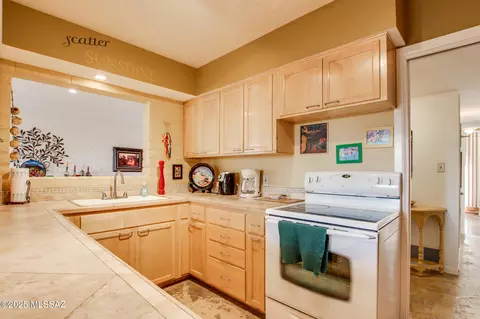 Kitchen - 1007 E Mescal Dr, Sunsites, AZ 85625 photo 2 of 6