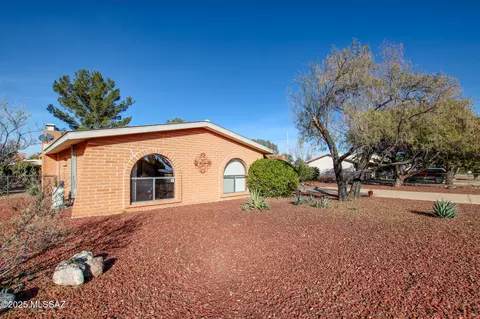 Exterior - 1007 E Mescal Dr, Sunsites, AZ 85625 photo 2 of 15