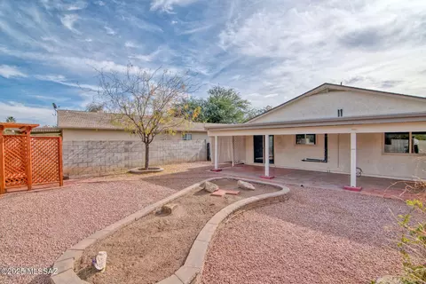 Exterior - 8825 E Fruit Tree Dr, Tucson, AZ 85730 photo 8 of 11