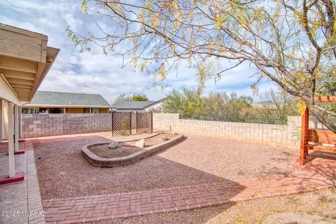 Exterior - 8825 E Fruit Tree Dr, Tucson, AZ 85730 photo 5 of 11