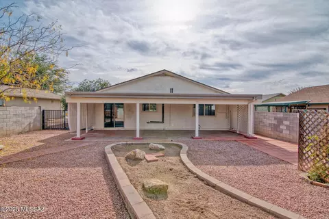 Exterior - 8825 E Fruit Tree Dr, Tucson, AZ 85730 photo 7 of 11