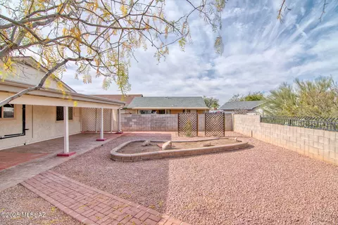 Exterior - 8825 E Fruit Tree Dr, Tucson, AZ 85730 photo 6 of 11