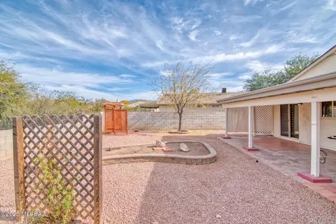 Exterior - 8825 E Fruit Tree Dr, Tucson, AZ 85730 photo 9 of 11
