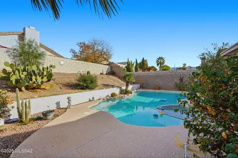 Exterior - 10187 E Watson Dr, Tucson, AZ 85730 photo 5 of 9