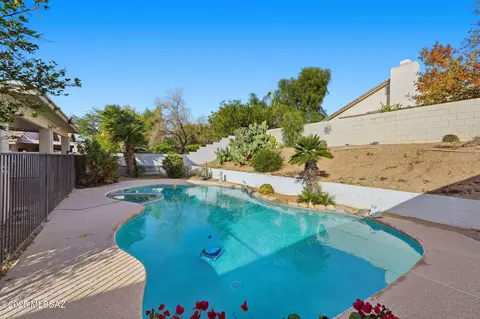 Exterior - 10187 E Watson Dr, Tucson, AZ 85730 photo 3 of 9