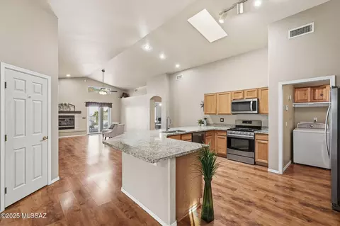 Kitchen - 10187 E Watson Dr, Tucson, AZ 85730 photo 4 of 6