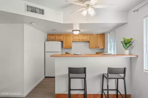 455 W Kelso St #222, Tucson, AZ 85705