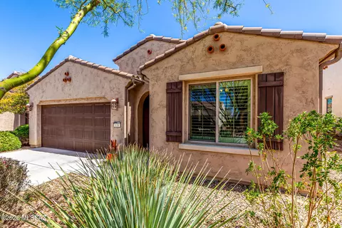 838 N Broken Hills Dr, Green Valley, AZ 85614