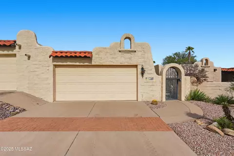 950 W Calle Del Regalo, Green Valley, AZ 85614