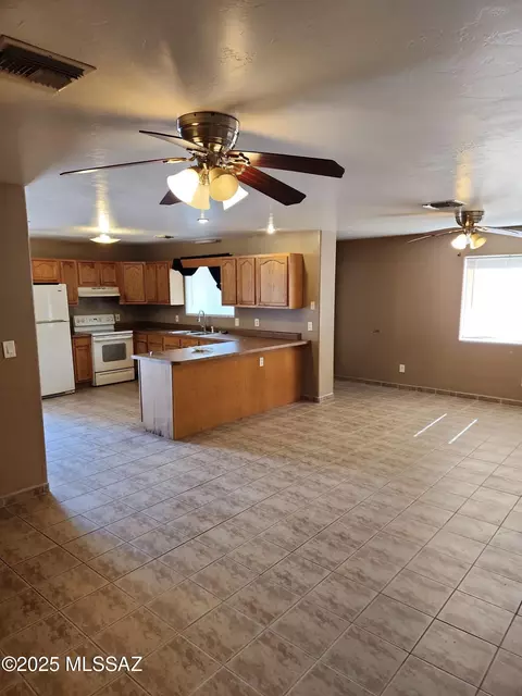 725 W 41st St, Tucson, AZ 85713