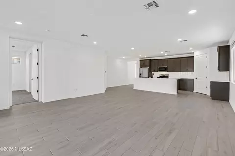 13985 E Squamata Way, Vail, AZ 85641