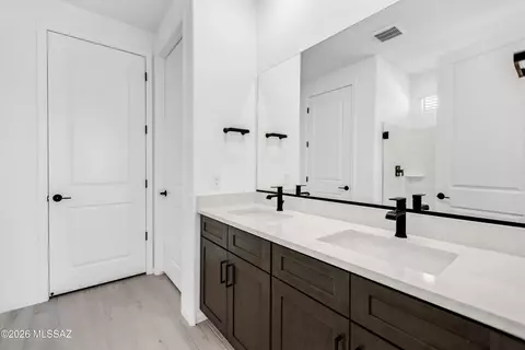 Bath - 13985 E Squamata Way, Vail, AZ 85641 photo 1 of 1