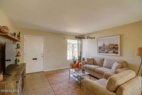 135 S Paseo Quinta #C, Green Valley, AZ 85614