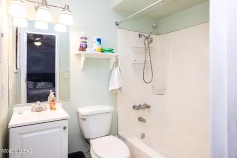 Bath - 408 N Arizona Ave, Willcox, AZ 85643 photo 3 of 4