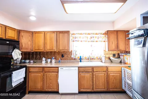 Kitchen - 408 N Arizona Ave, Willcox, AZ 85643 photo 1 of 5