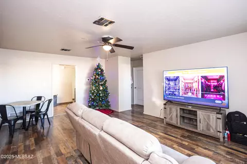 Living - 408 N Arizona Ave, Willcox, AZ 85643 photo 1 of 2