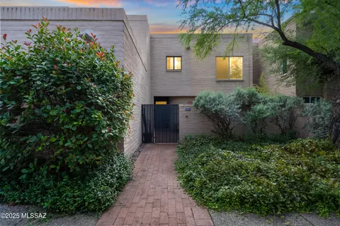 2828 E Sierra Vista Rd, Tucson, AZ 85716