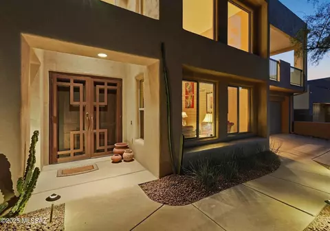 7452 E Ridge Point Rd, Tucson, AZ 85750