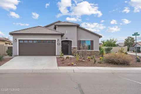 21431 E Freedom Dr, Red Rock, AZ 85145