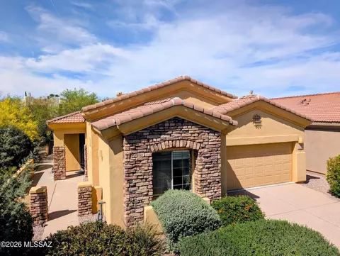 31 E Brearley Dr, Oro Valley, AZ 85737