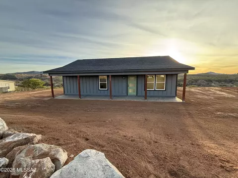 1383 N Saddleback Cir, Tombstone, AZ 85638