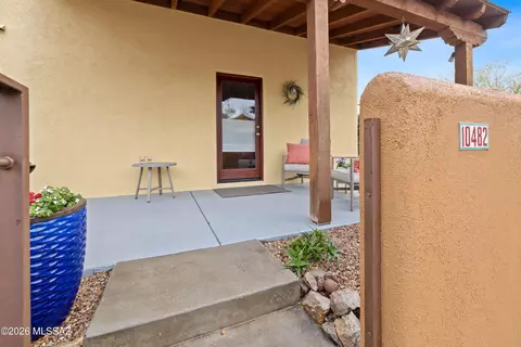 Exterior - 10482 E Wayne Moody Ln, Tucson, AZ 85747 photo 7 of 10
