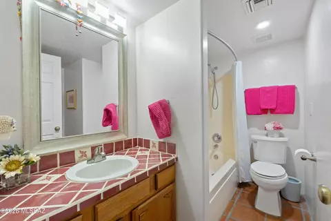 Bath - 10482 E Wayne Moody Ln, Tucson, AZ 85747 photo 1 of 2