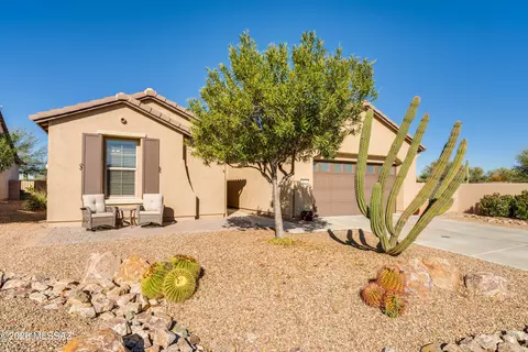 825 N Copper View Dr, Green Valley, AZ 85614