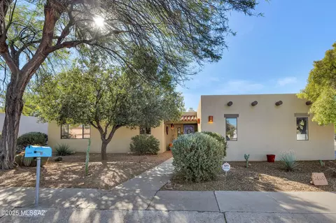 2660 E Simmons St, Tucson, AZ 85716