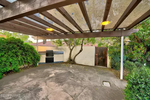 Exterior - 2208 E 3rd St, Tucson, AZ 85719 photo 7 of 9