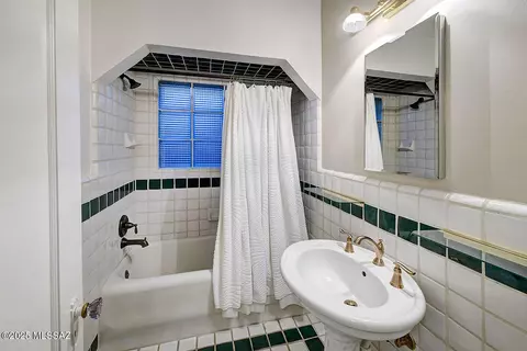 Bath - 2208 E 3rd St, Tucson, AZ 85719 photo 5 of 6