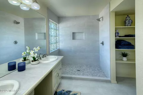 Bath - 2208 E 3rd St, Tucson, AZ 85719 photo 4 of 6