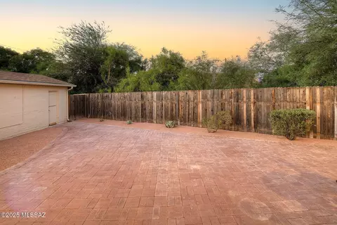 Exterior - 2133 E 7th St, Tucson, AZ 85719 photo 8 of 11