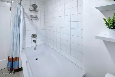 Bath - 2133 E 7th St, Tucson, AZ 85719 photo 3 of 4