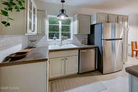 Kitchen - 2133 E 7th St, Tucson, AZ 85719 photo 3 of 4