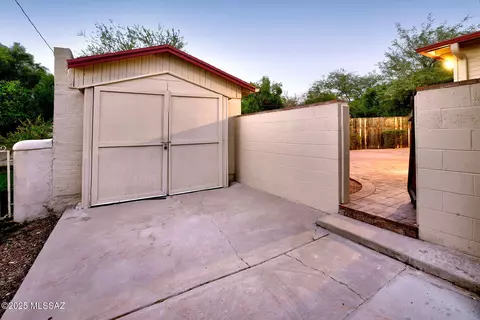 Exterior - 2133 E 7th St, Tucson, AZ 85719 photo 10 of 11