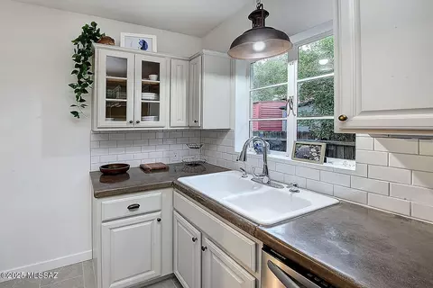 Kitchen - 2133 E 7th St, Tucson, AZ 85719 photo 2 of 4