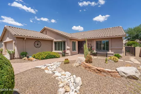 61776 E Oakwood Dr, Tucson, AZ 85739