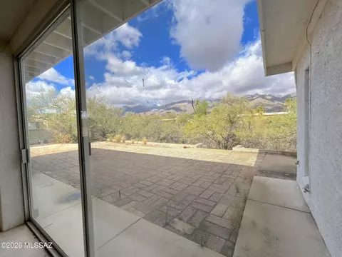 8243 E Rawhide Trl, Tucson, AZ 85750 photo 7