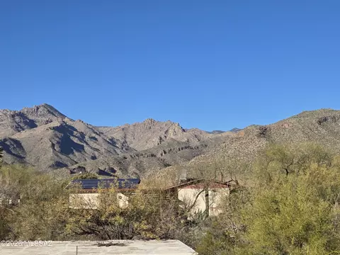 8243 E Rawhide Trl, Tucson, AZ 85750 photo 5