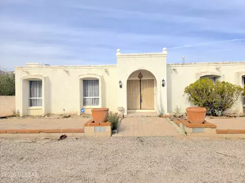 8243 E Rawhide Trl, Tucson, AZ 85750 photo 2