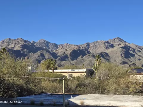 8243 E Rawhide Trl, Tucson, AZ 85750 photo 4